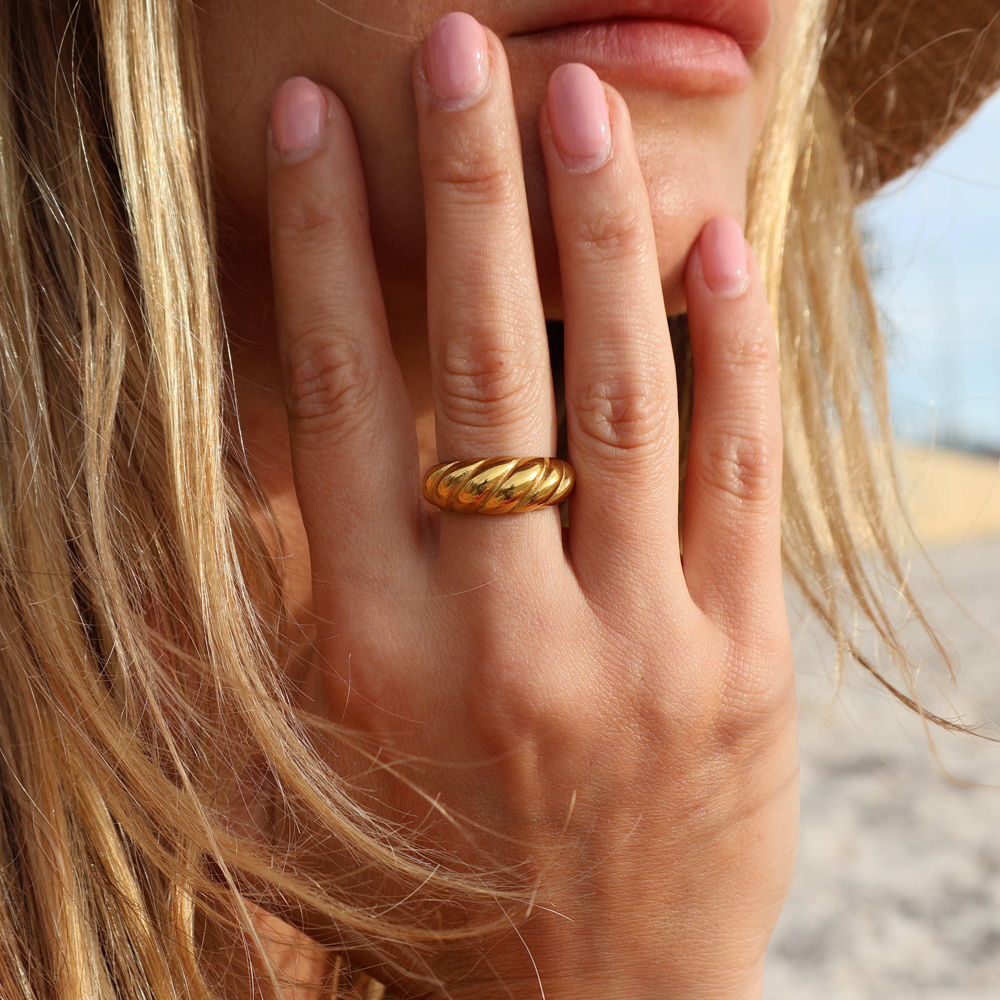 Saint-Tropez Croissant Ring